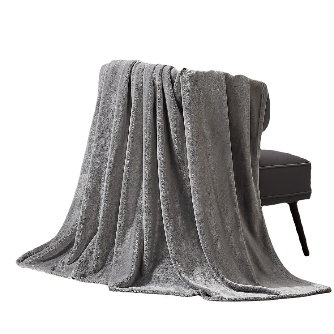 Ladies luxurious fleece blanket with soft texture Bowlift