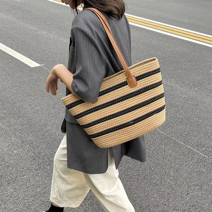 Elegant Tote Bag Made of Woven Bast Material with Robust Leather Accents Bowlift