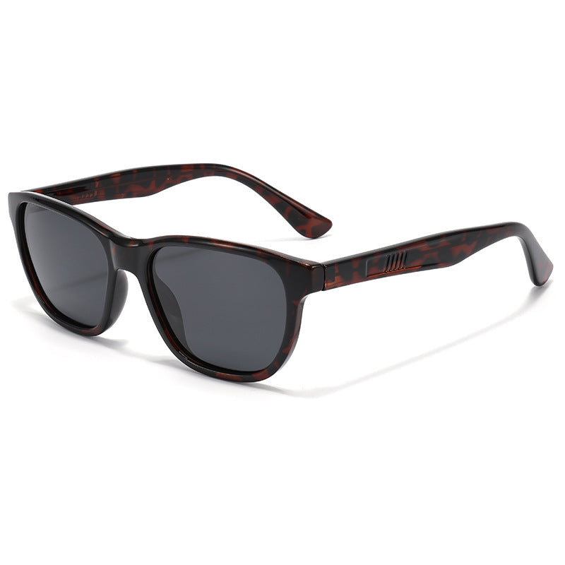 Women's sunglasses in modern retro design with high-quality UV protection Bowlift