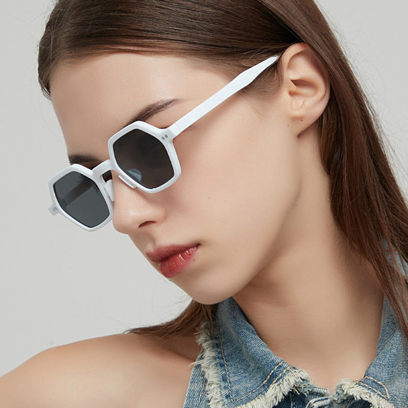 Women's hexagonal sunglasses in a modern design with protective lenses Bowlift