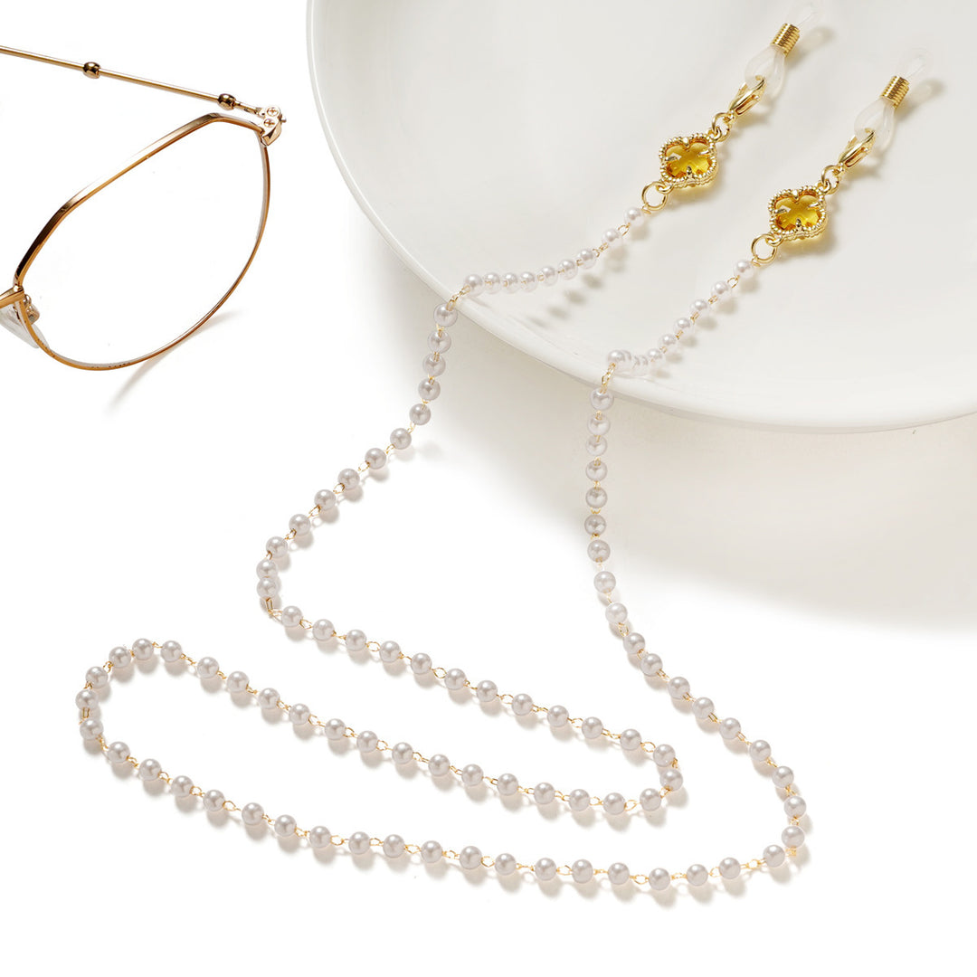 Elegant glasses holder chain with pearl accents Bowlift