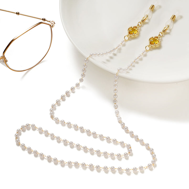 Elegant glasses holder chain with pearl accents Bowlift