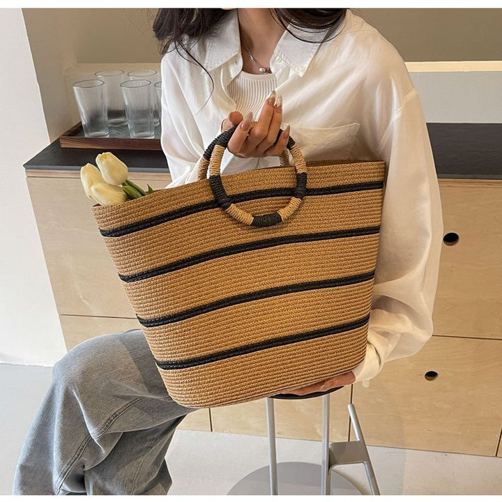 Generous straw shopper with stylish ring handle Bowlift