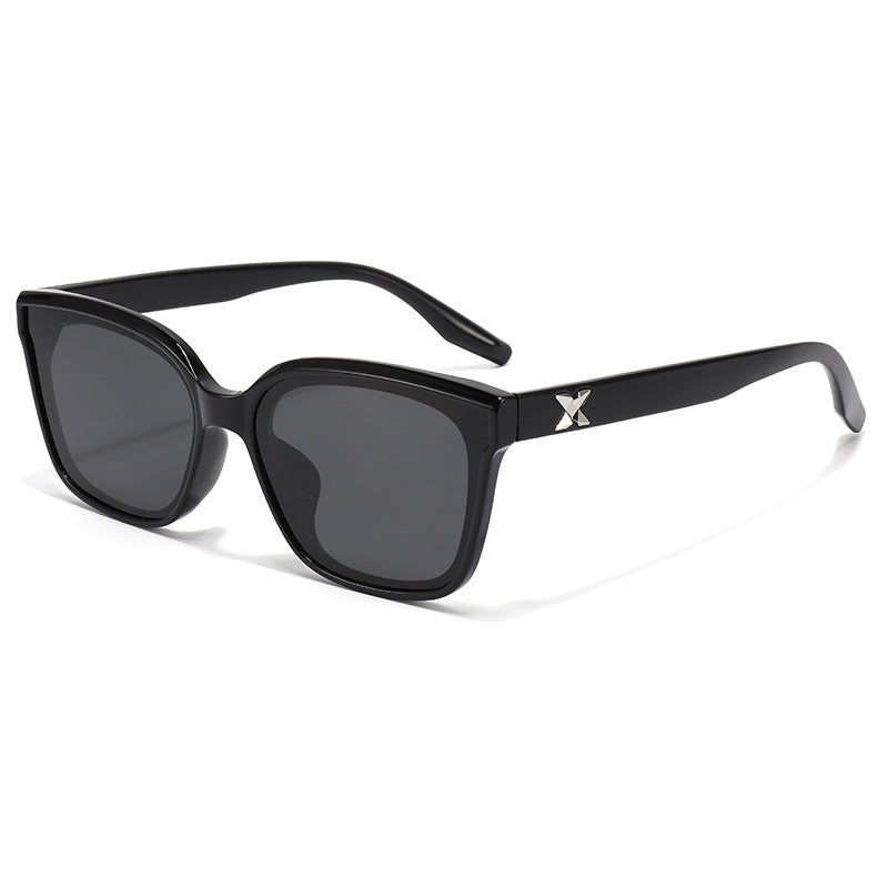 Ladies fashionable sunglasses in square design with high-quality UV protection Bowlift