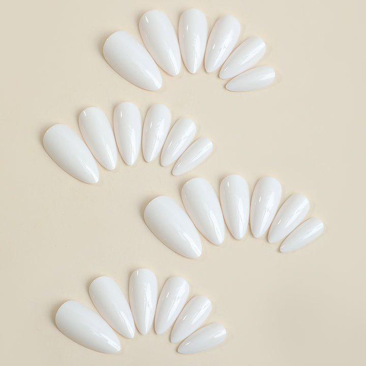Artificial nail set with shiny finish and elegant shapes Bowlift