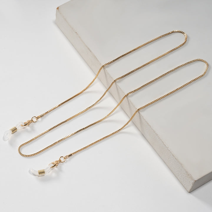 Minimalist Eyewear Chain Bowlift