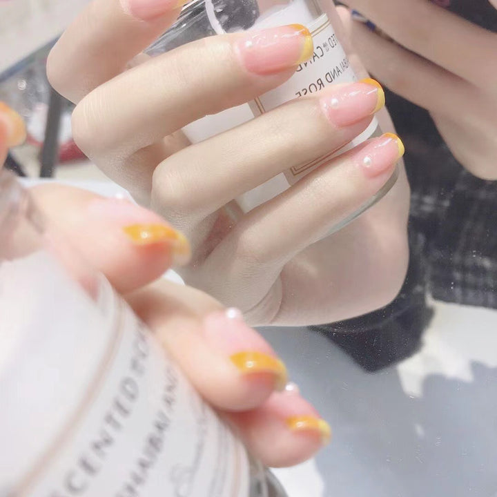 Creative nail design with elegant gradient Bowlift