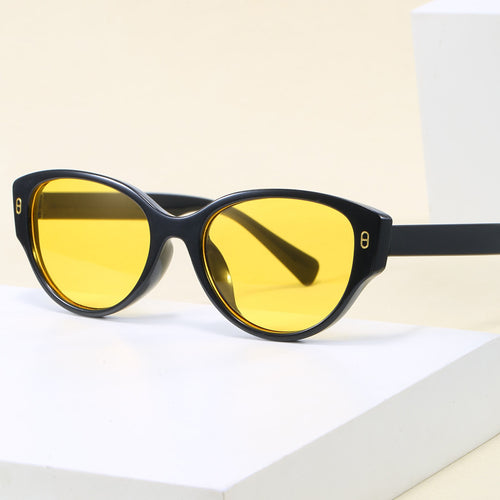 Ladies Cat-Eye Sunglasses with Modern Plastic Frame Bowlift