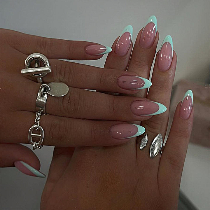 Elegant Press-On Nail Set with Soft Gel Finish Bowlift