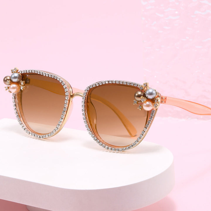 Ladies glamorous sunglasses with pearl and crystal decoration Bowlift
