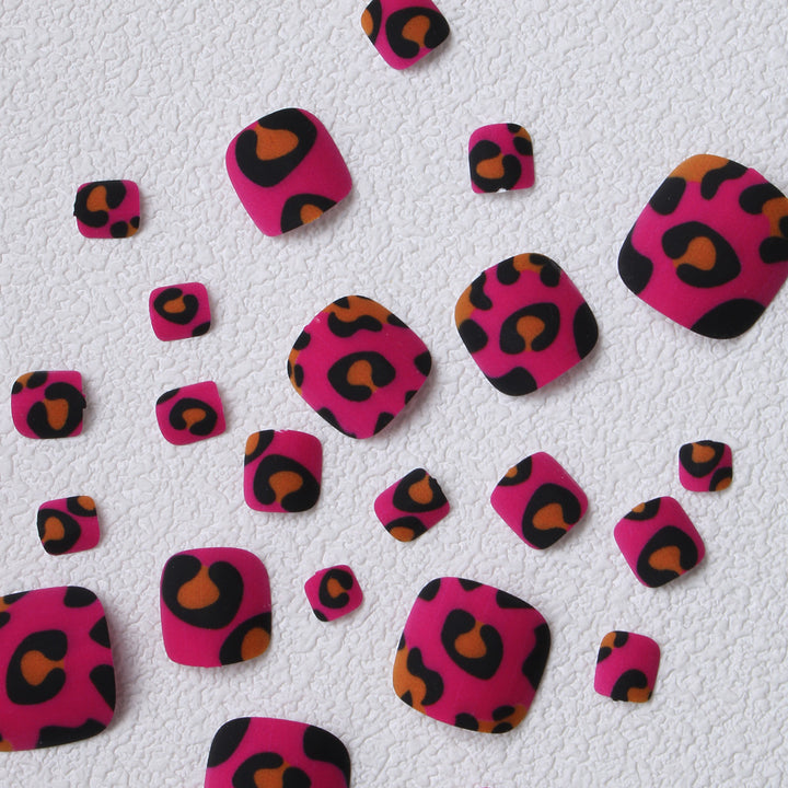 Playful Leopard Print Press-On Toenails Bowlift
