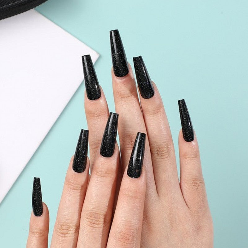 Elegant and glittering artificial nails Bowlift