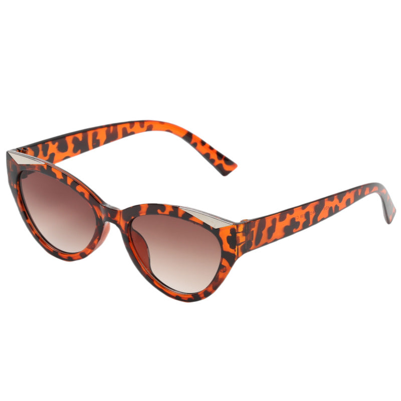 Women's elegant Cat-Eye sunglasses with luxurious details Bowlift