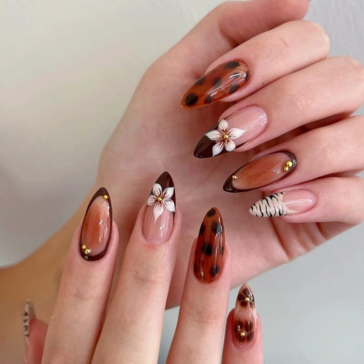 Animal-Inspired Press-On Nail Art Set Bowlift