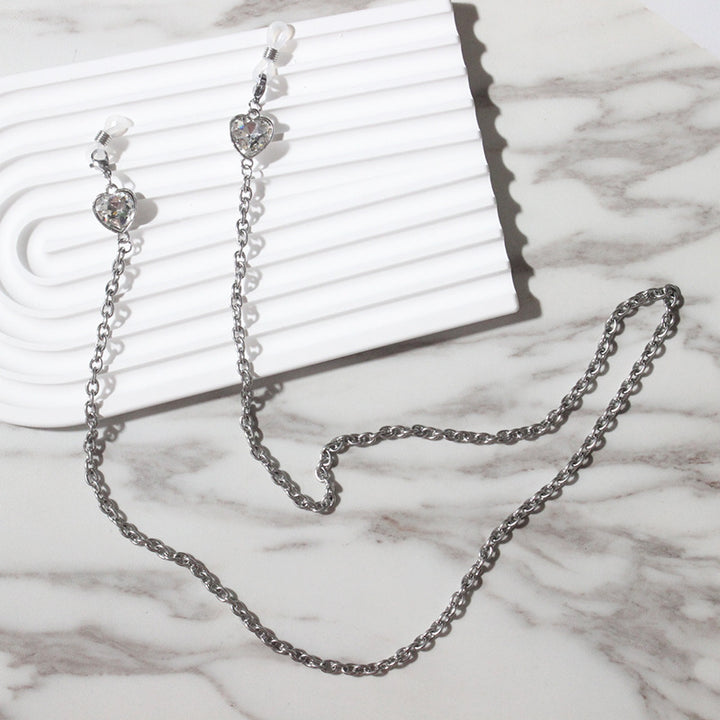 Fashionable glasses holder chain with heart pendants Bowlift