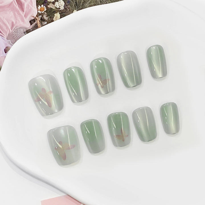 Artful artificial nails with shimmering design Bowlift