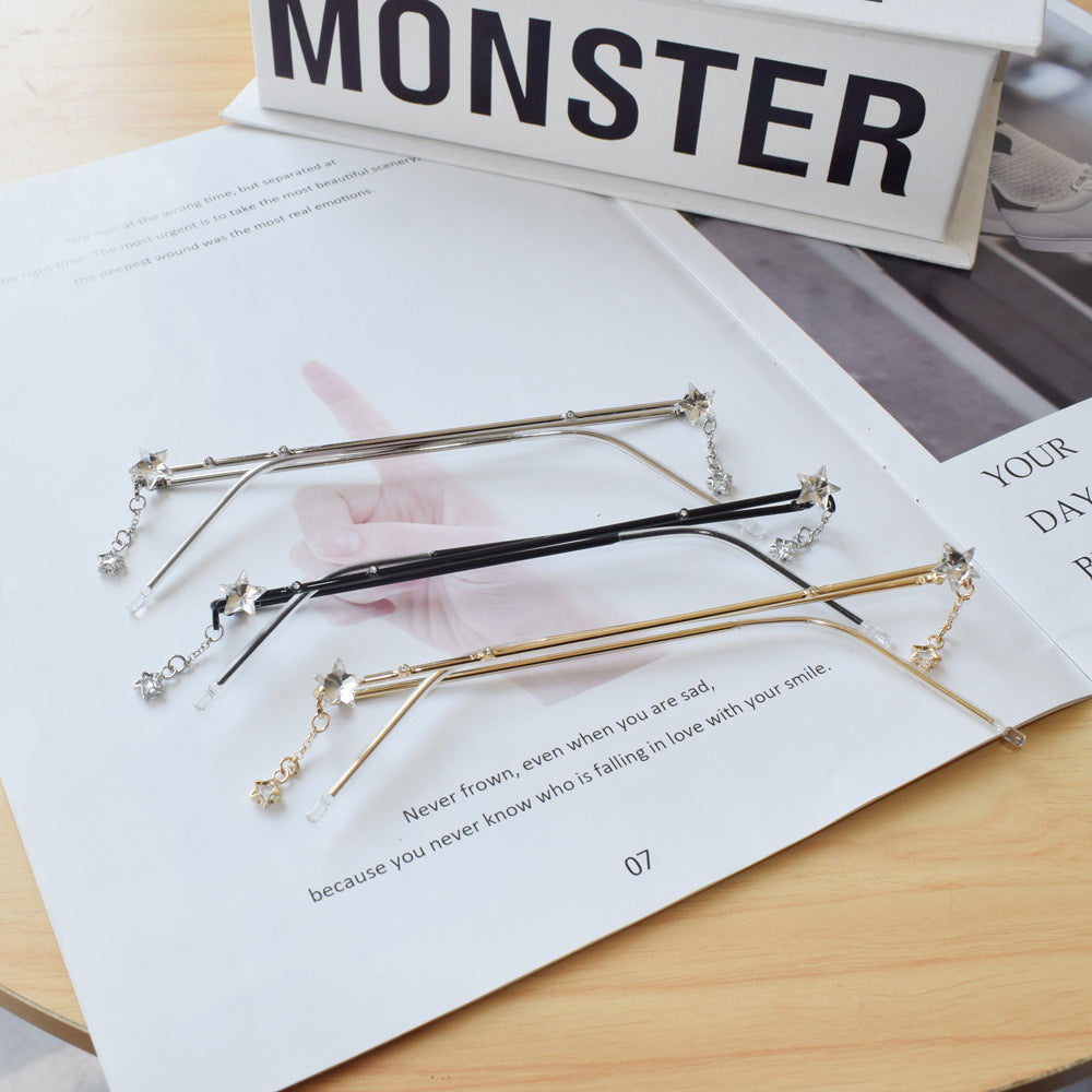 Star-Embellished Eyewear Chain Bowlift