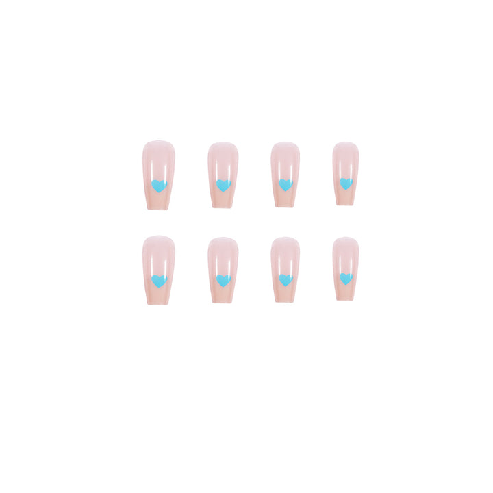 Artful nail art with heart motifs Bowlift