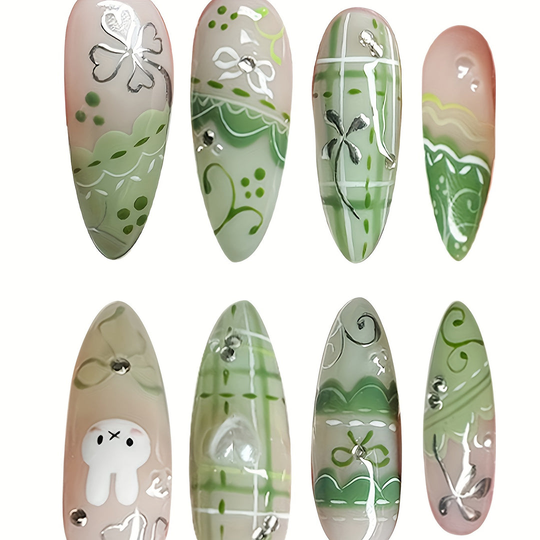 Glamorous Glittery Stiletto Nail Art Bowlift