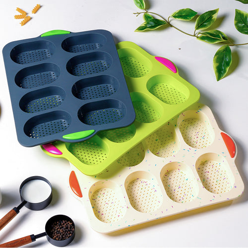 Silicone muffin baking pan with non-stick coating and practical handles Bowlift