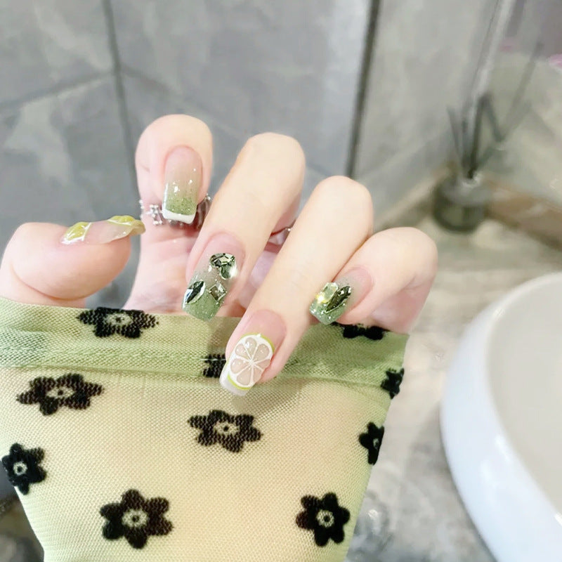 Artificial nail set with elegant crystal embellishments Bowlift
