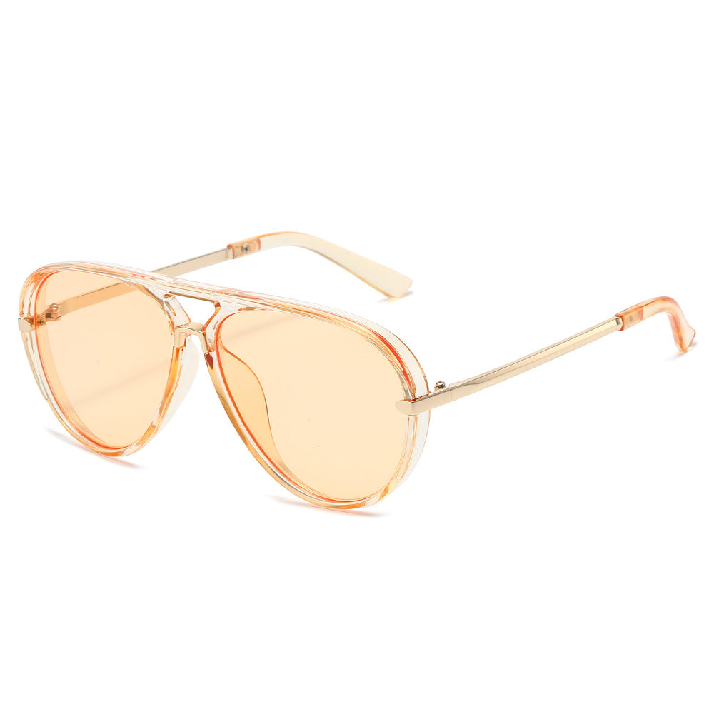 Elegant Aviator Sunglasses with Gold Accents Bowlift