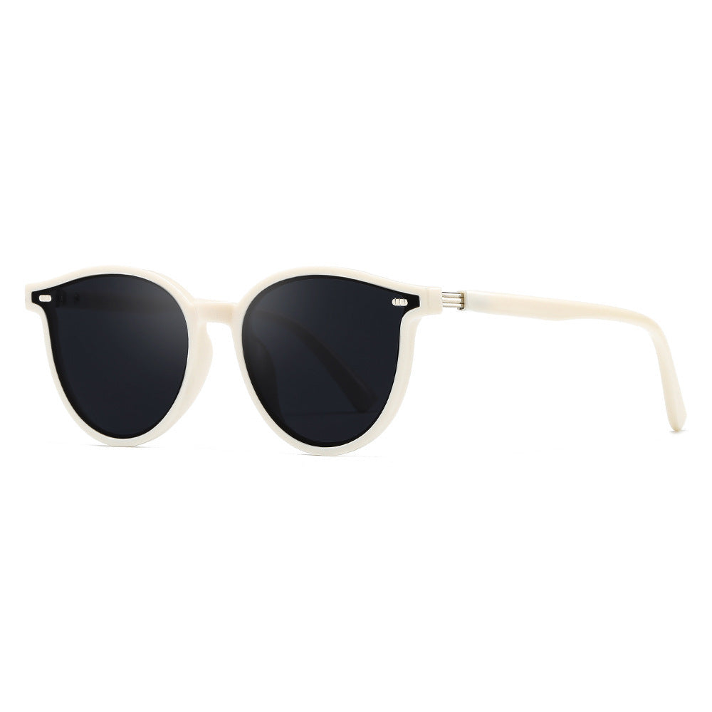 Ladies Fashion Sunglasses in Elegant Plastic Design Bowlift