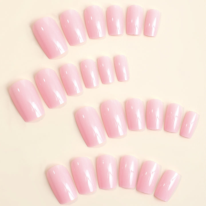 Artificial nail set with high-gloss finish and elegant shape Bowlift