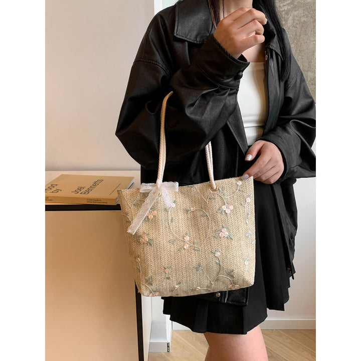 WoEmbroidered Straw Tote Bag Bowlift