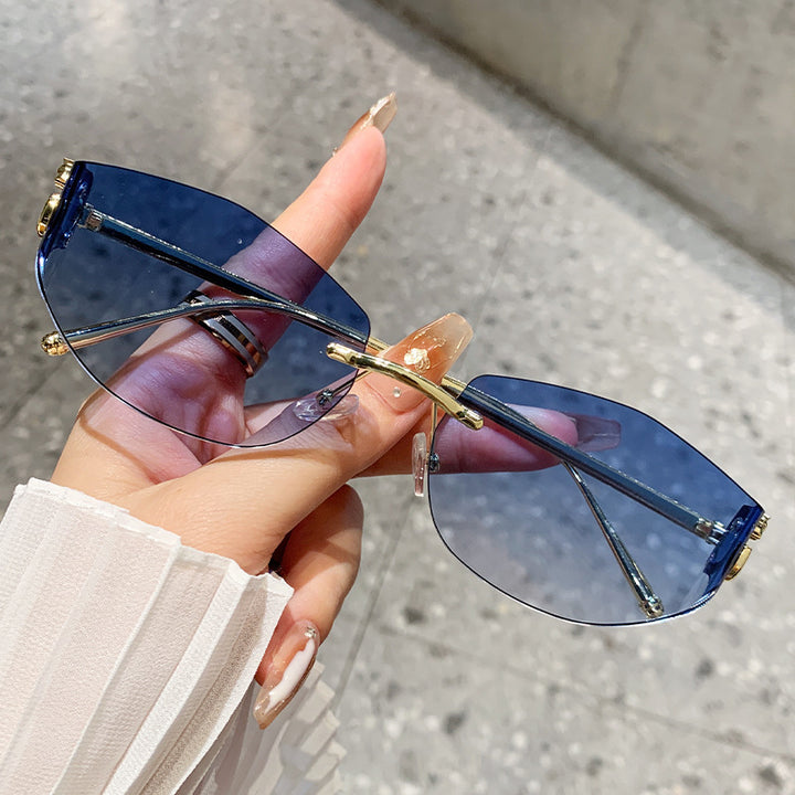 Women's fashionable sunglasses with innovative checkered design Bowlift