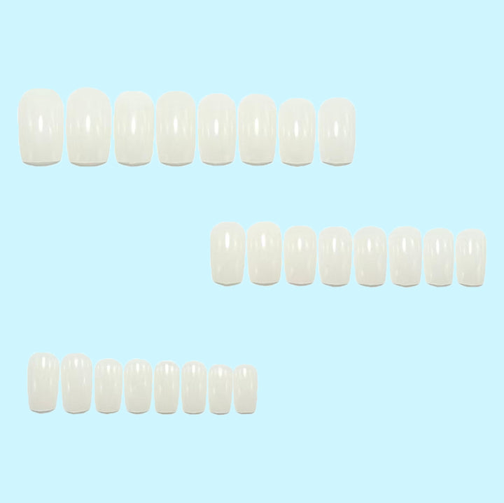 High-Quality Artificial Nails in Elegant French Style Bowlift