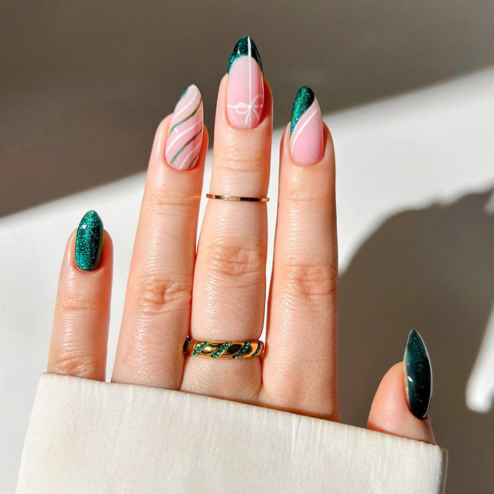 Creative nail set with glitter and marbling effect Bowlift