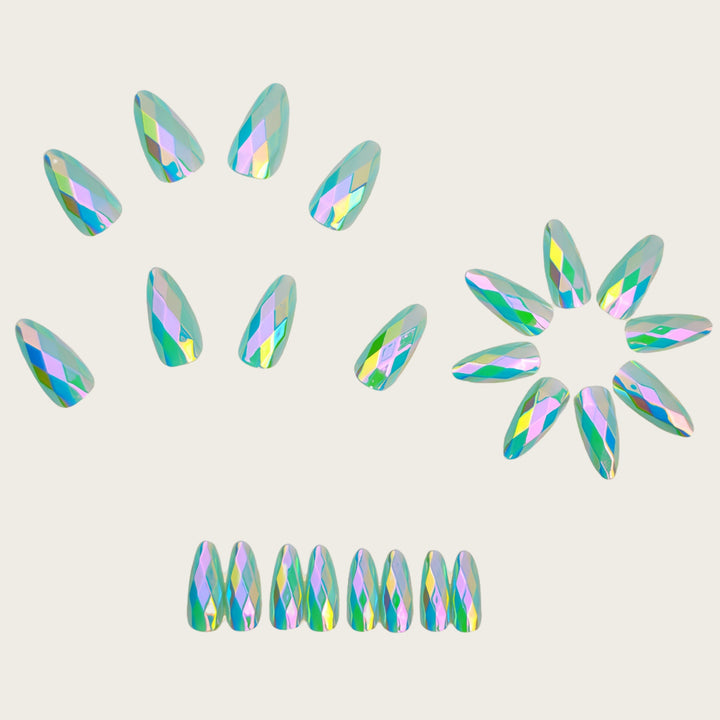 Art nails with faceted glitter design Bowlift
