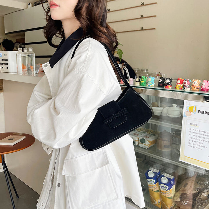 Elegant Bow-Detail Velvet Handbag Bowlift