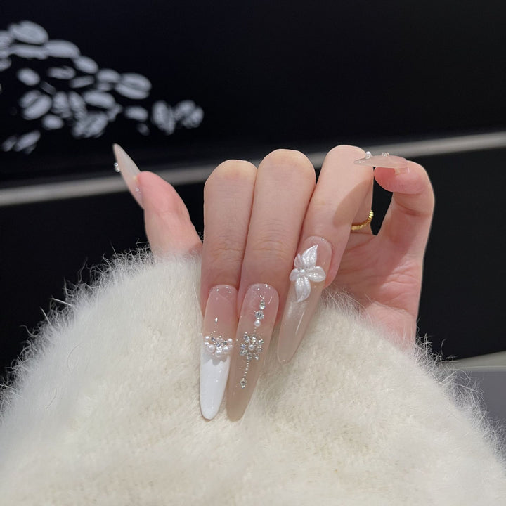 Ornate Press-On Nail Design Bowlift