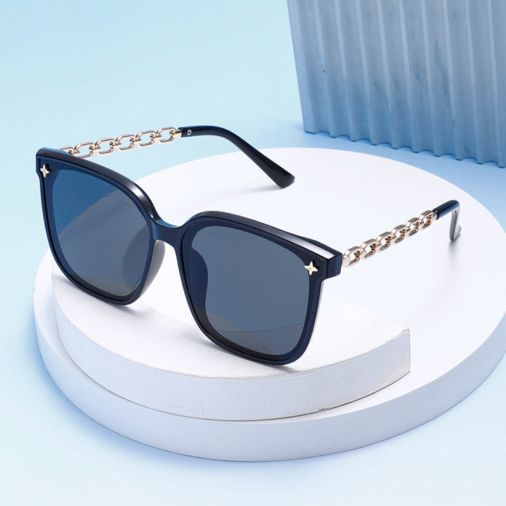 Women's Fashion Sunglasses with High-Quality Chain Detail Bowlift