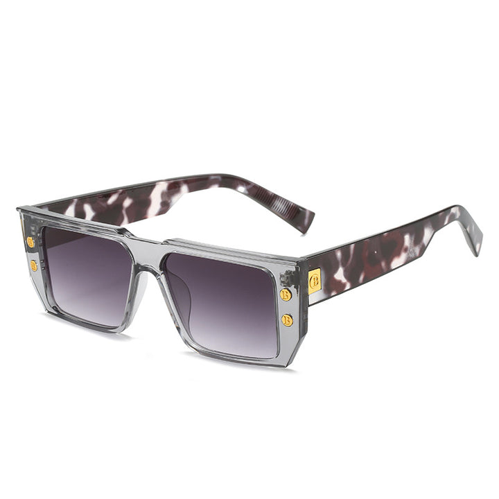 Women's fashionable clear glasses with golden accents Bowlift
