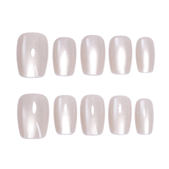 Artificial nail art with shiny surface Bowlift