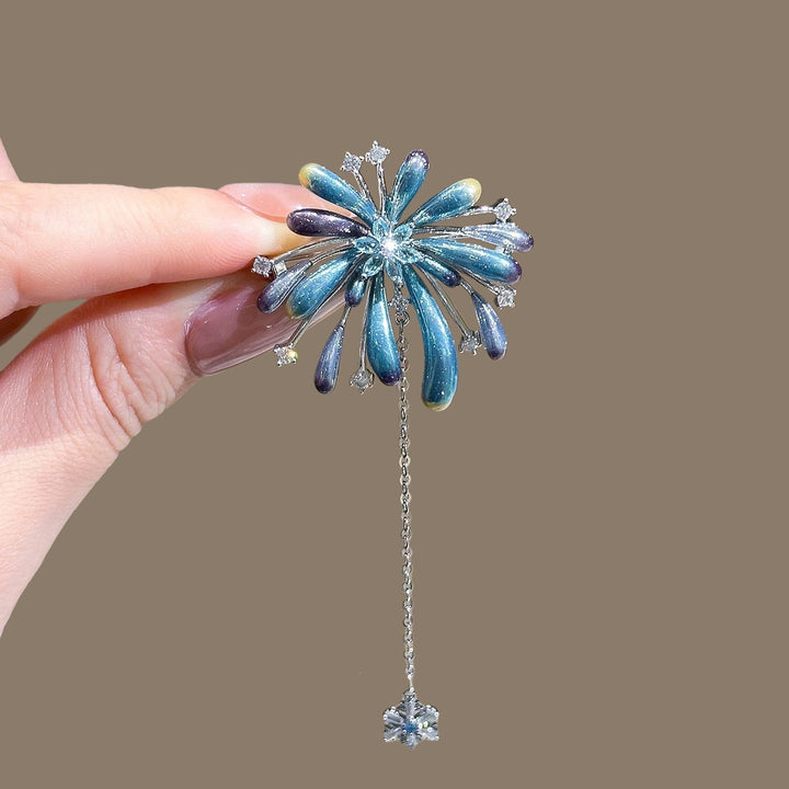 Sparkling flower brooch with chain pendant Bowlift