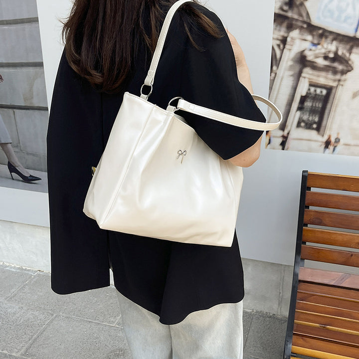 Elegant Glossy Hobo Handbag Bowlift
