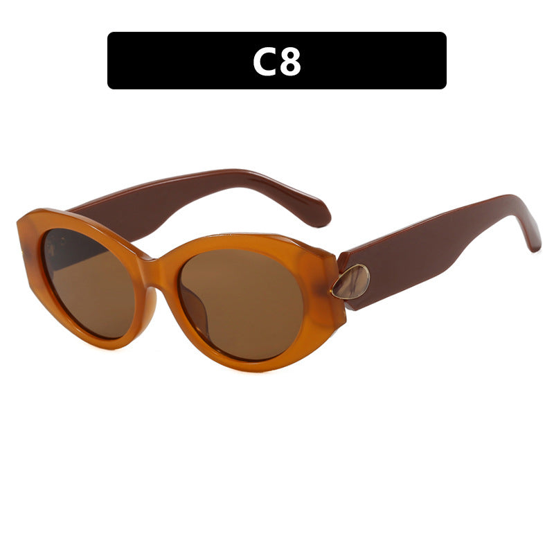 Women elegant sunglasses with stylish contours Bowlift