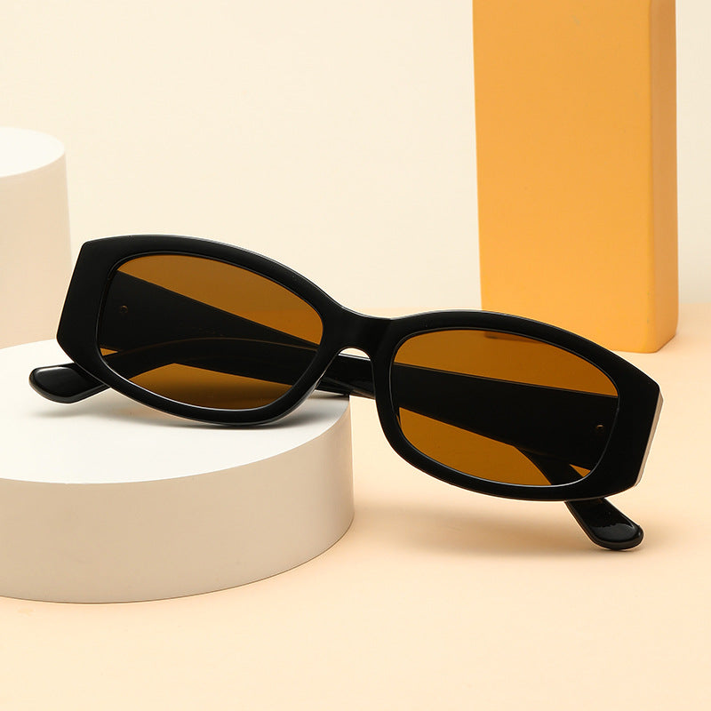 Women's modern sunglasses with unique golden frame Bowlift