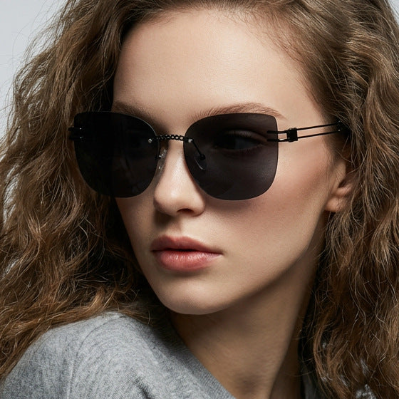 Women's Oversized Sunglasses with Stylish Gradient and Unique Frame Bowlift