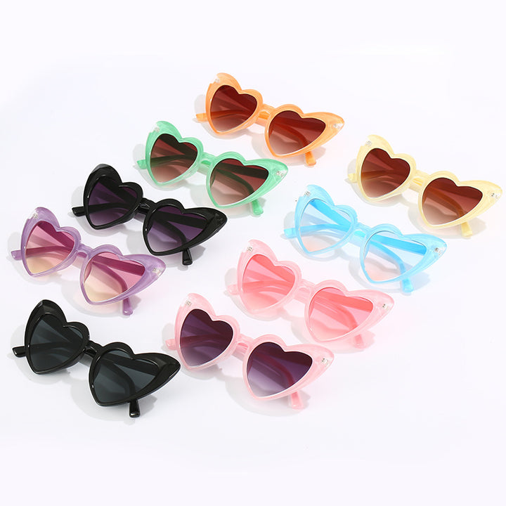 Ladies Heart-Shaped Sunglasses in Innovative Design Bowlift