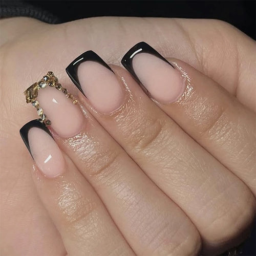 Nail set with an elegant gradient and glitter accents Bowlift