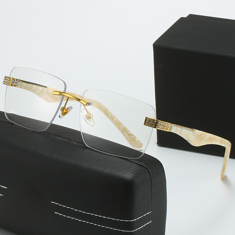 Ladies fashionable sunglasses in elegant square design Bowlift