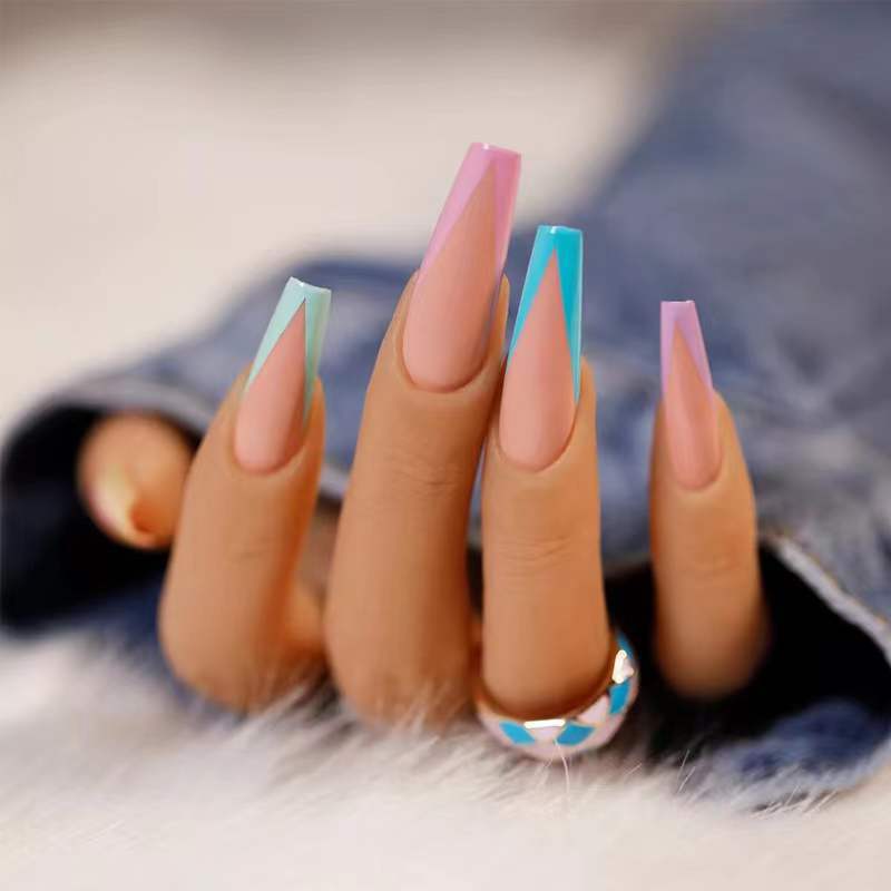 Elegant artificial nails with geometric design Bowlift