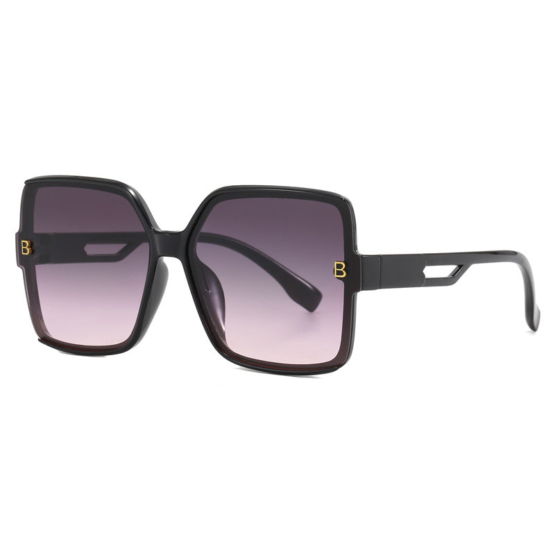Women's fashionable oversized sunglasses with extravagant accents Bowlift
