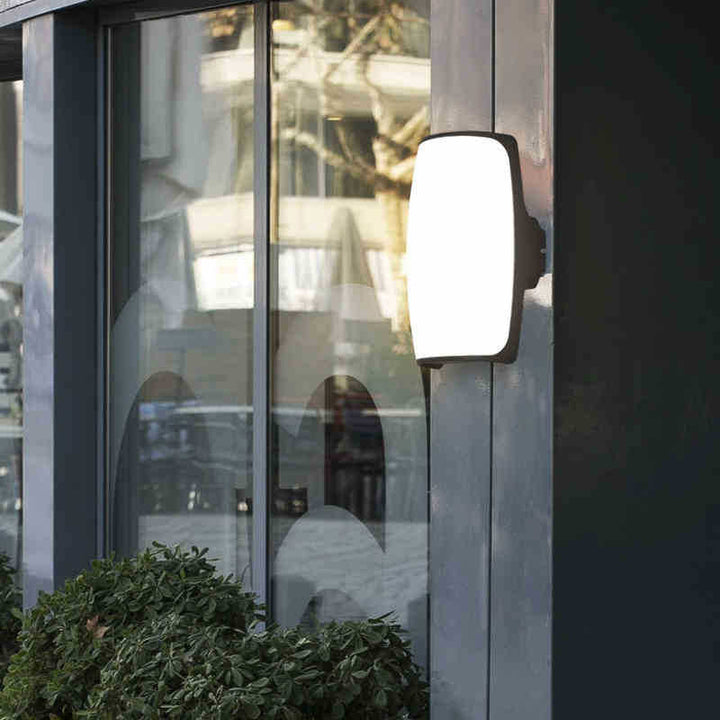 Waterproof Acrylic Curved Shade LED Outdoor Wall Sconce Lamp | Bowlift