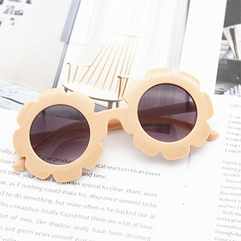 Women's fashionable sunglasses in floral design Bowlift